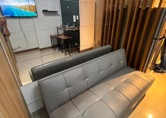 Iris Apartment *