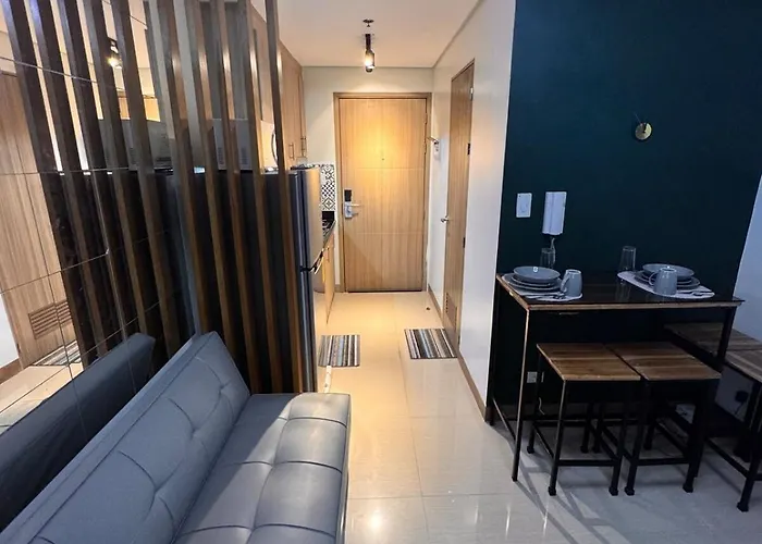 Iris Manila